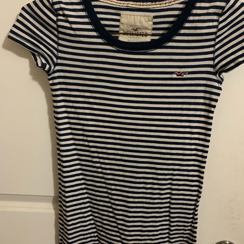 Small Hollister shirt